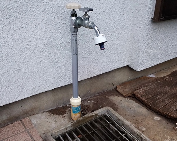 0530屋外の水栓柱水漏れ２-1
